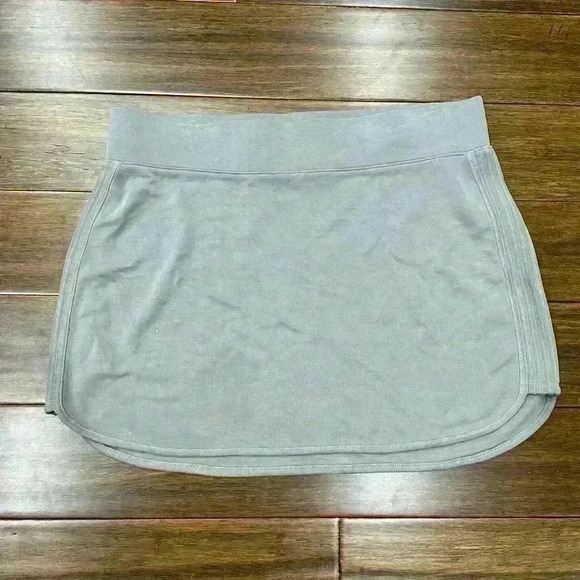 Athleta Serenity Grey Skirt - size Large - Picture 1 of 5